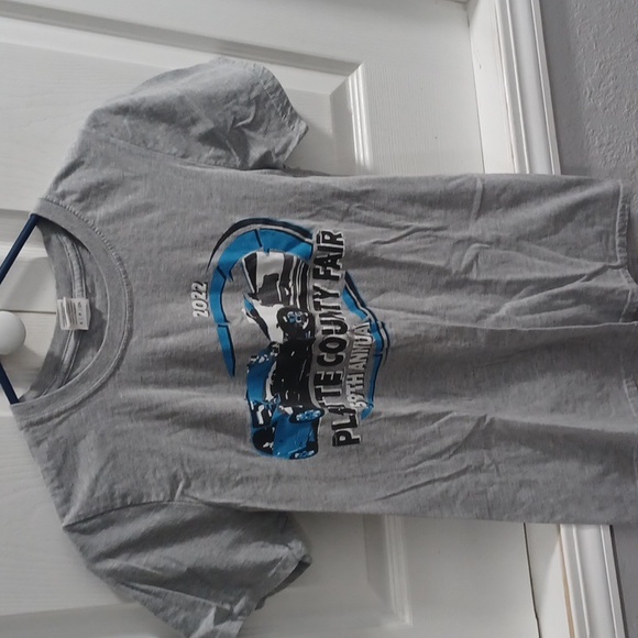 * Gildan gray tshirt top size S - Picture 1 of 3